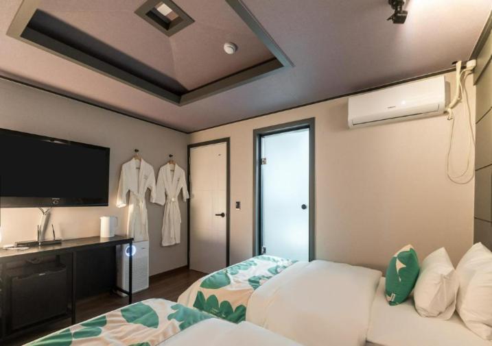 By Ths Valentine Hotel Incheon Siheung Bagian luar foto